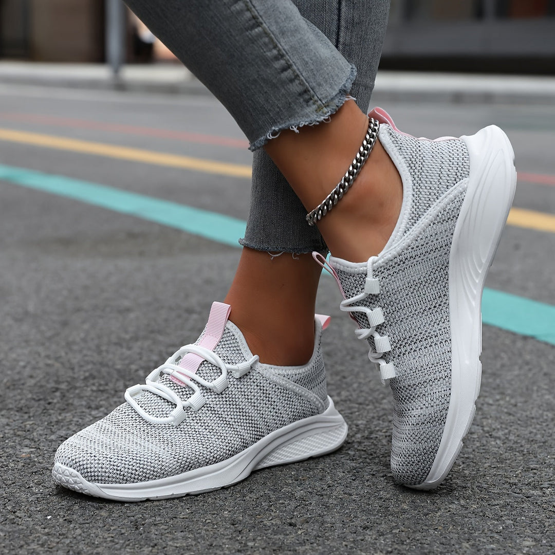Ultra-light breathable comfort trainers
