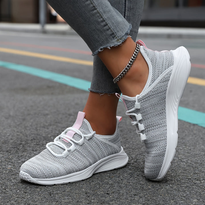 Ultra-light breathable comfort trainers