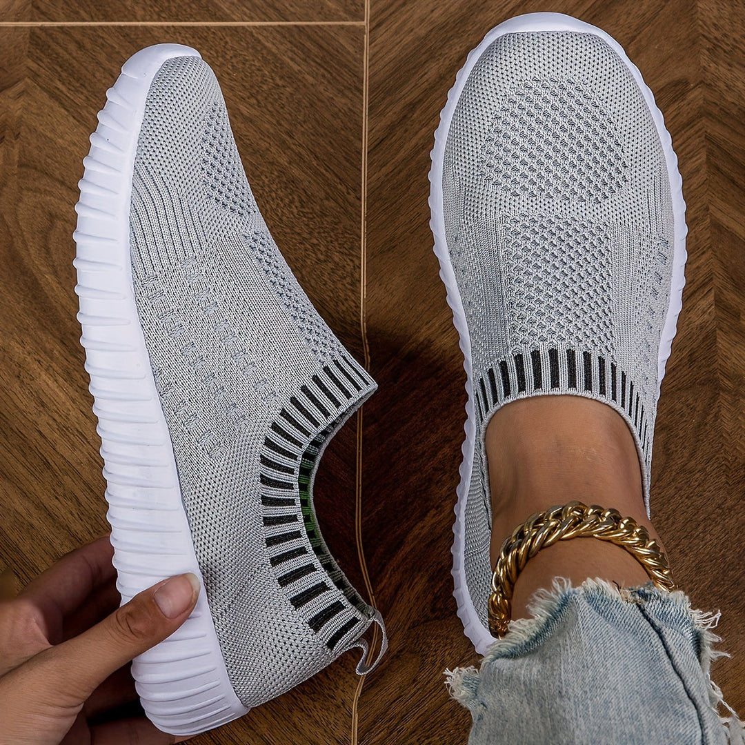 Ultra-lightweight non-slip sock trainers
