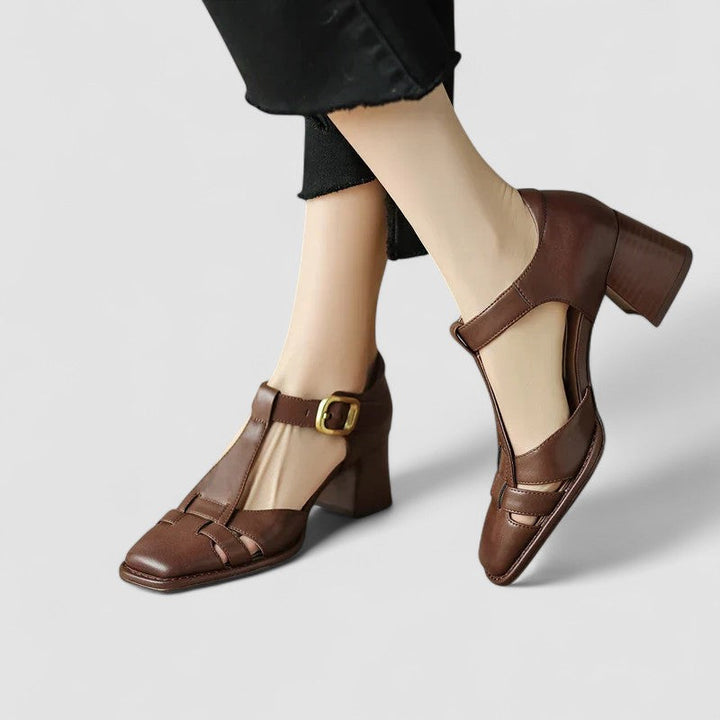 Elyxiana | Orthopaedic block heels with T-strap