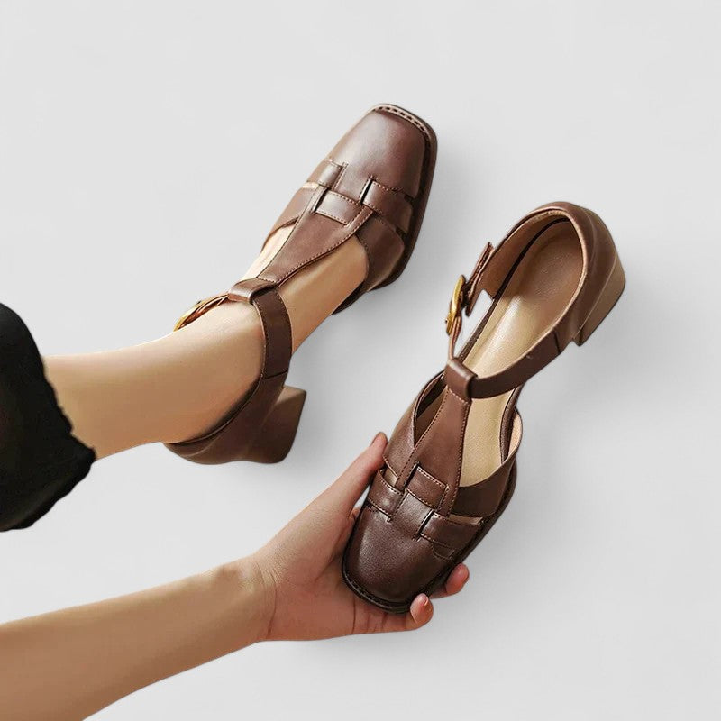 Elyxiana | Orthopaedic block heels with T-strap