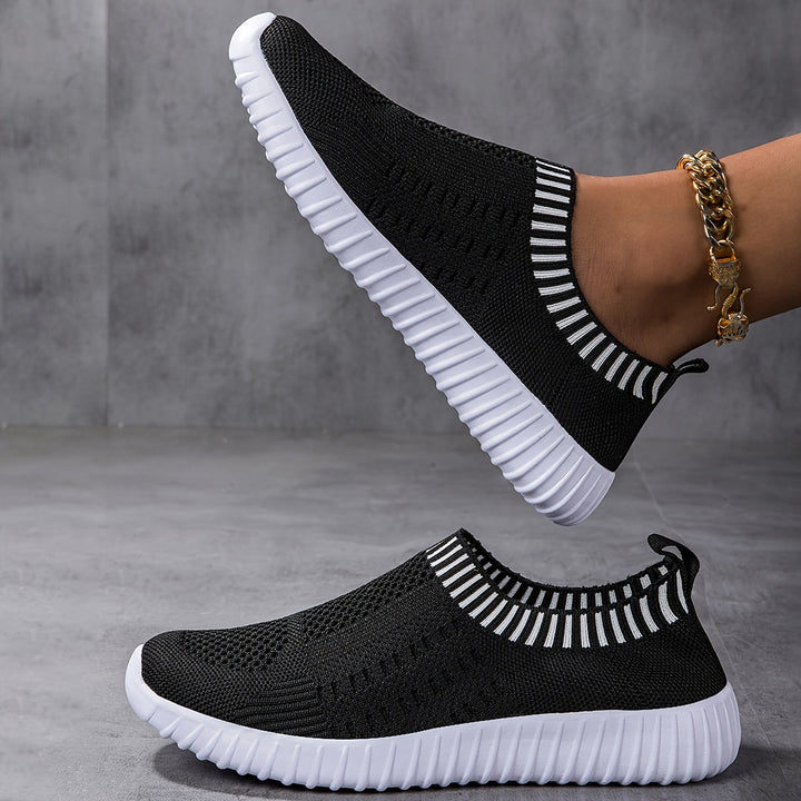 Ultra-lightweight non-slip sock trainers