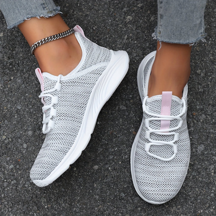 Ultra-light breathable comfort trainers