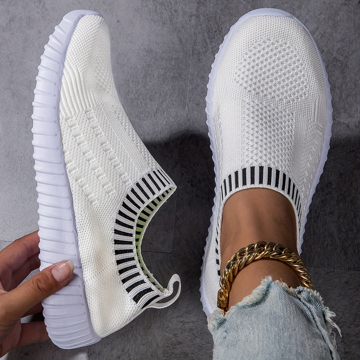 Ultra-lightweight non-slip sock trainers