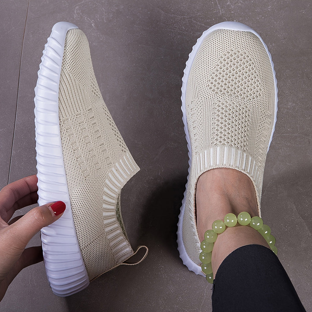 Ultra-lightweight non-slip sock trainers