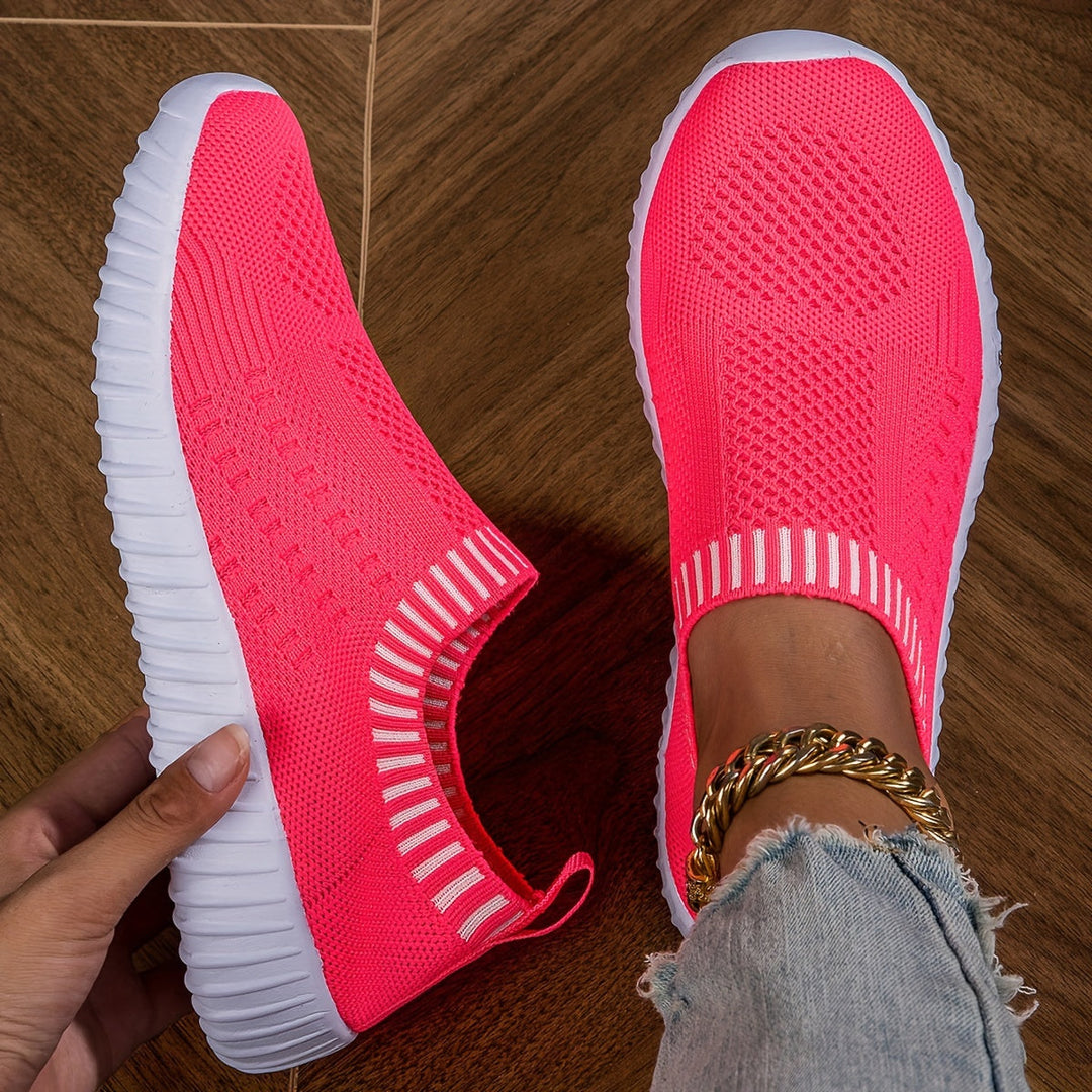 Ultra-lightweight non-slip sock trainers