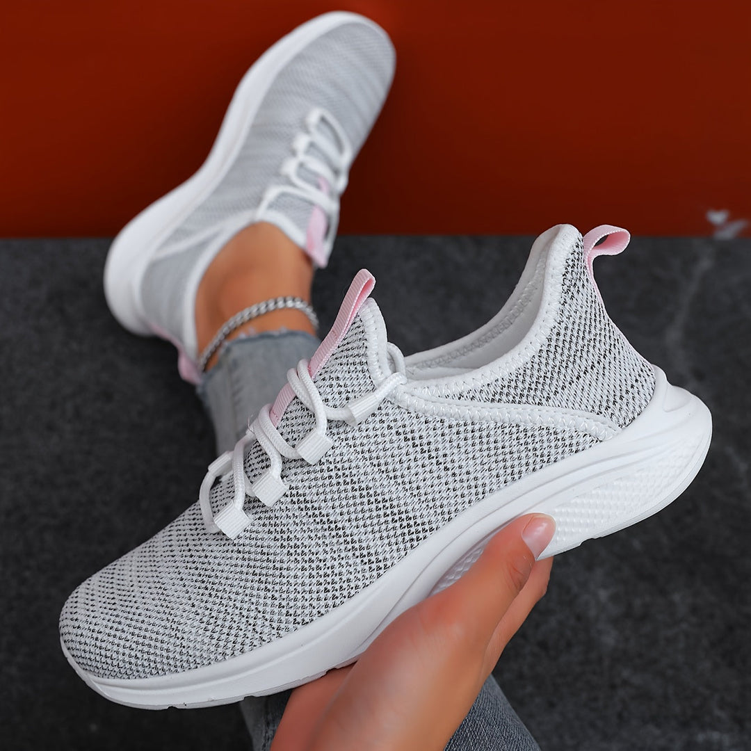 Ultra-light breathable comfort trainers