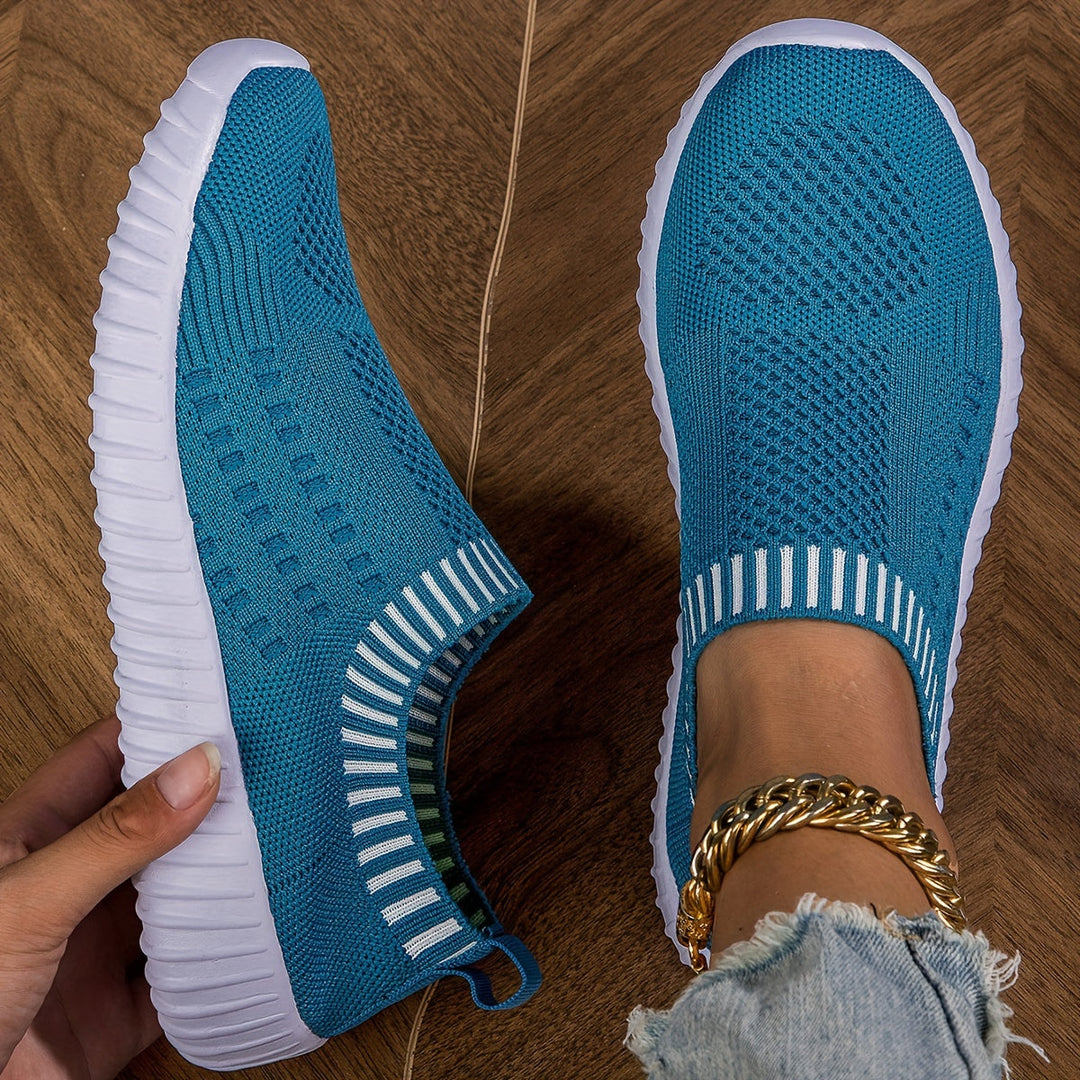 Ultra-lightweight non-slip sock trainers